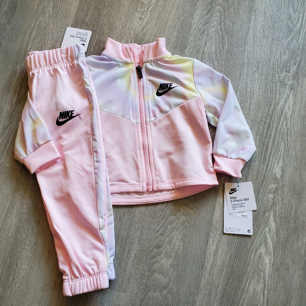 Size 18 mo. Nike Jogger Set NWT